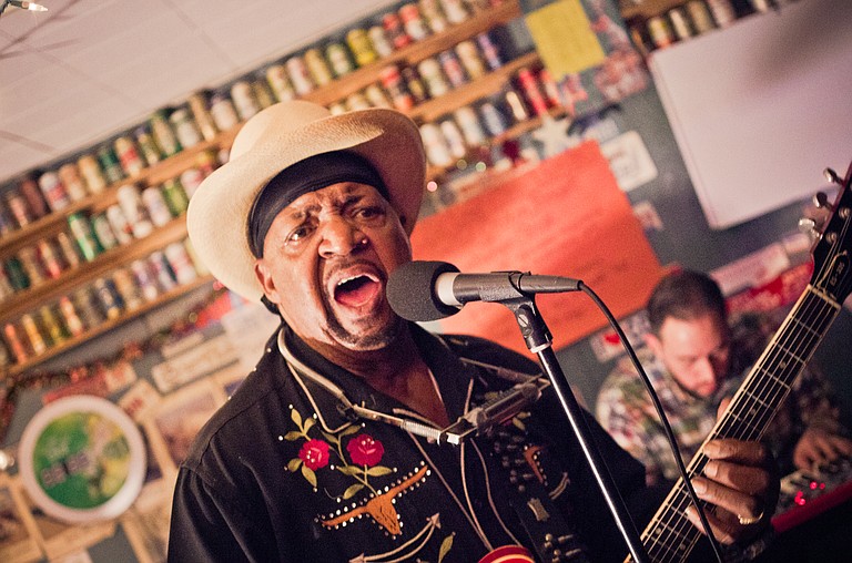 New Orleans blues guitarist and vocalist Guitar Lightnin Lee performed at CS’s in Jackson last month. The Ninth Ward resident is bringing his mix of blues and New Orleans R&B to Martin’s Lounge April 19.