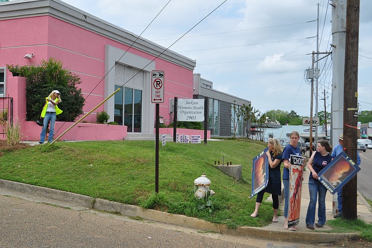Mississippi’s sole abortion clinic received another reprieve that will allow it to continue operating, at least for the foreseeable future. Pro-life protests at the clinic coninue.