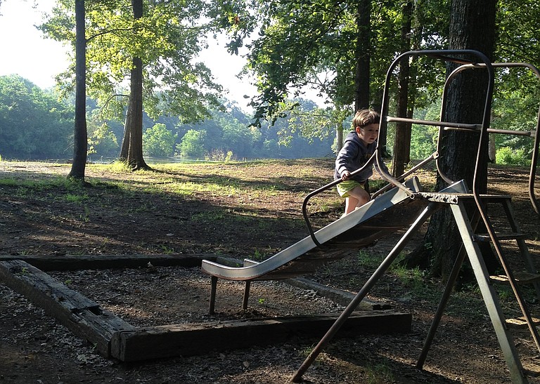 Mayes Lake is a great place to unplug with kids. It offers proximity to Jackson and relative quiet.