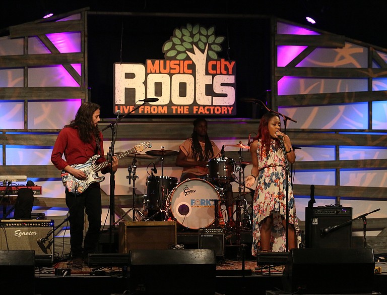 (Left to right) Guitarist Ori Naftaly often performs with Memphis, Tenn., natives Tikyra and Tiernii Jackson as The Ori Naftaly Band. Photo courtesy Music City Roots
