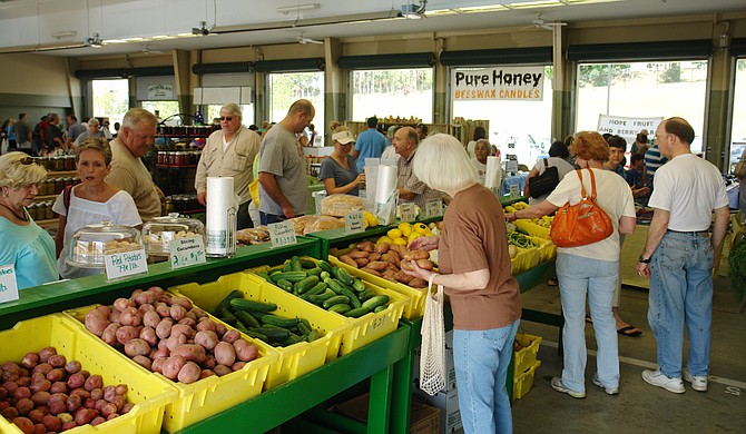 With farmers markets started accepting SNAP, formerly known as food stamps, many believe low-income families have an opportunity to eat healthier. Still, lack of access to health insurance and safe places to exercise continue to exacerbate Mississippi's health disparities. Trip Burns/File Photo