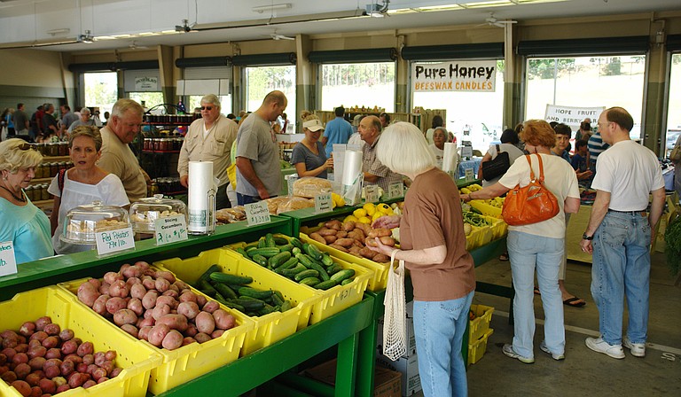 With farmers markets started accepting SNAP, formerly known as food stamps, many believe low-income families have an opportunity to eat healthier. Still, lack of access to health insurance and safe places to exercise continue to exacerbate Mississippi's health disparities. Trip Burns/File Photo