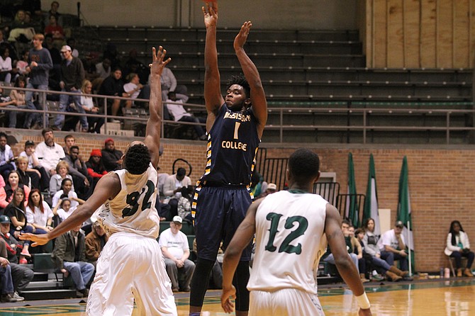 Forward Stacey Mack returns to lead Mississippi College. Photo courtesy David NIchols/Mississippi College