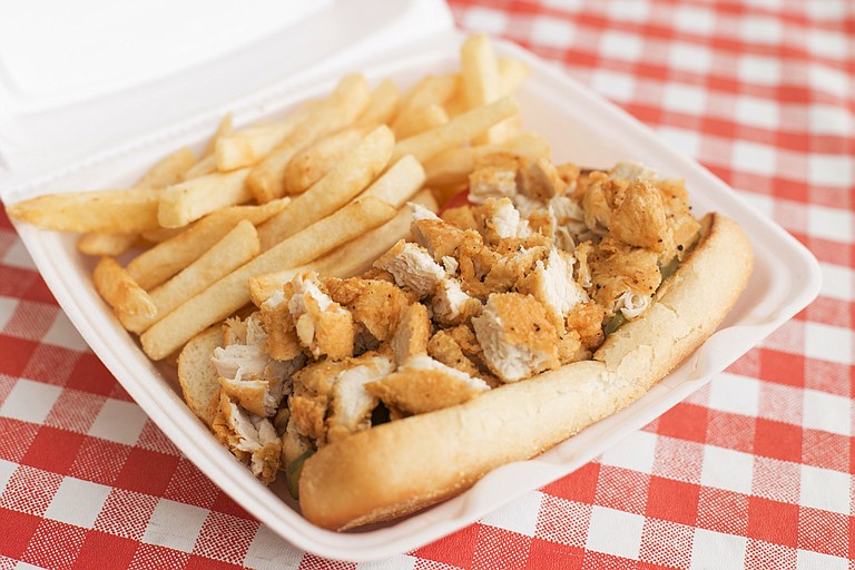 Sugar’s Place has dishes such as chicken po’boys.