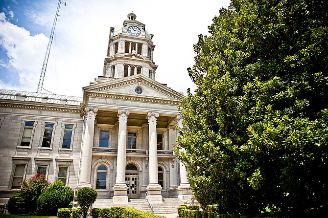 The Confederate soldier statue has stood outside the Leflore County Courthouse (pictured) since 1913. It is among dozens of similar monuments in Mississippi. Photo courtesy Flickr/Sean Davis