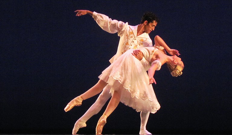 Cassidy Daves and Jorge Boza Caceres compete in pas de deux during the first round of the USA International Ballet Competition. Both competitors will compete in round two.