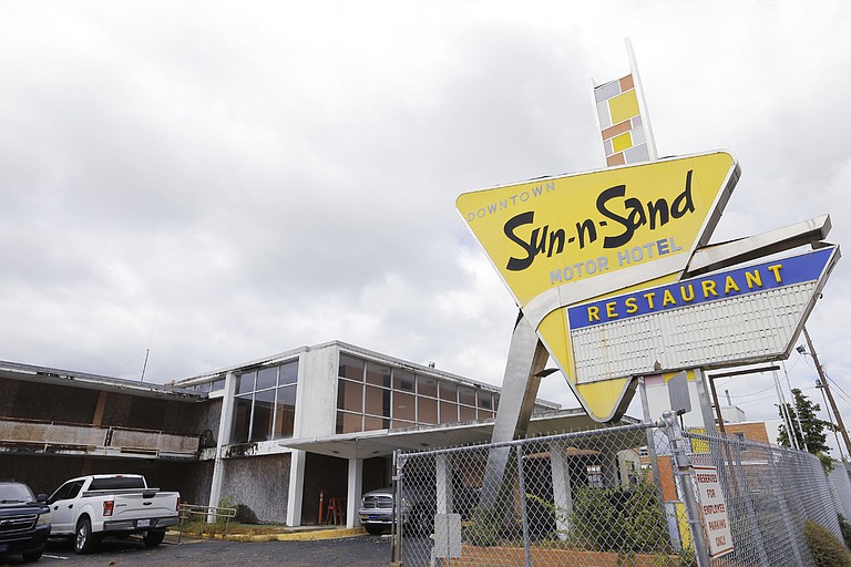 The Mississippi Department of Finance and Administration will raze the Sun-n-Sand Motor Hotel. Photo by Imani Khayyam
