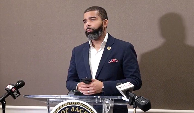 Mayor Chokwe A. Lumumba today updated the Safe Recovery Jackson Executive Order to include a provision that restaurants, bars, and retail establishments seeking to expand business services also contact Alcoholic Beverage Control. Photo courtesy City of Jackson